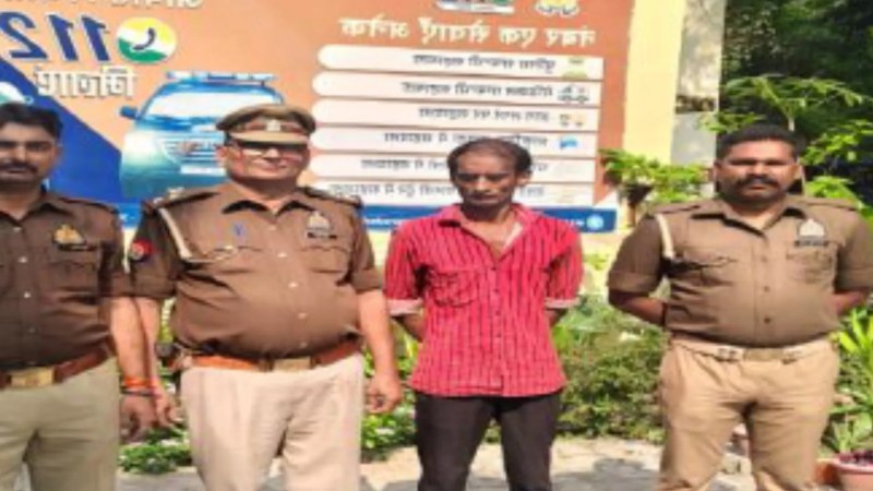 पुलिस की गिरफ्त में आरोपी (फोटो सोर्स- 'X' कानपुर commissionrate police)