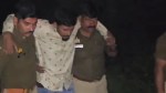 पुलिस के कंधे का सहारा मिला हत्यारोपी को (फोटो सोर्स- पुलिस मीडिया सेल उन्नाव)