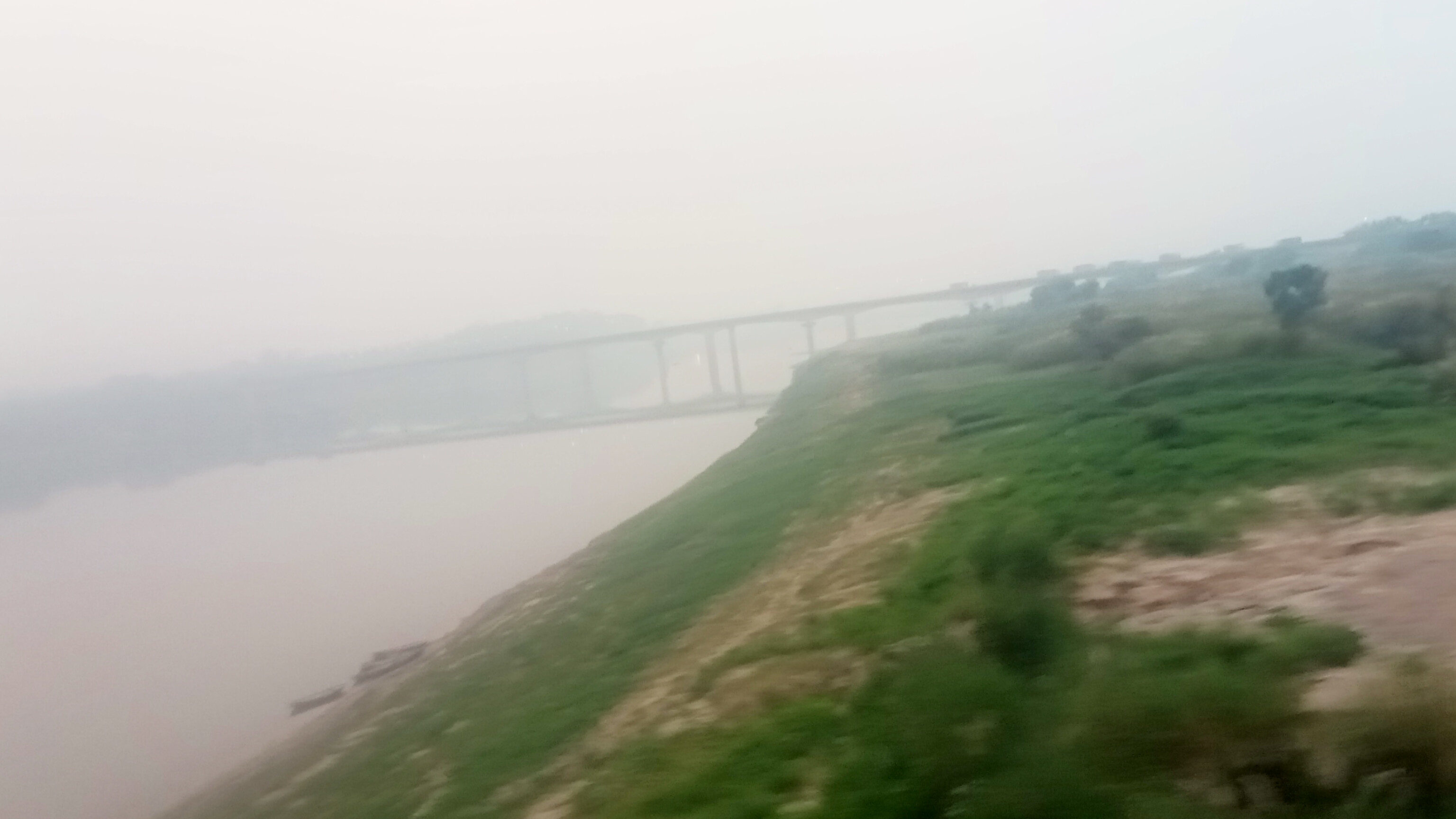 धुंध और प्रदूषण का असर (फोटो सोर्स- पत्रिका)