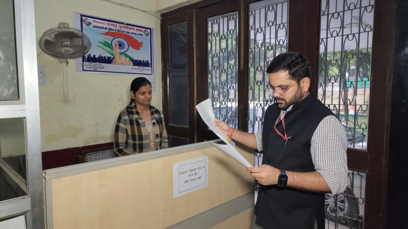 जिलाधिकारी गौरांग राठी (फोटो सोर्स- सूचना विभाग उन्नाव)