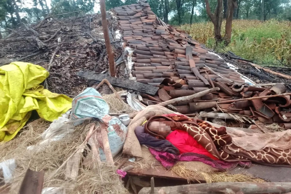 Big incident: तेज बारिश के बीच भरभराकर ढह गई झोपड़ी, मवेशियों की रखवाली कर रहे युवक की दबकर मौत