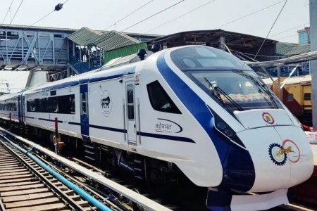 Indore nagpur vande bharat train