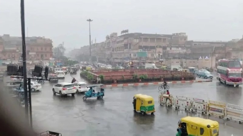 Clouds pour over Jaipur city in the morning (Patrika photo)