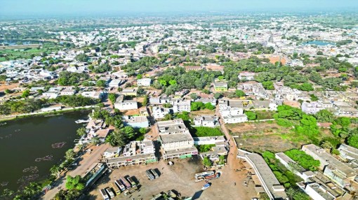 ग्रामीण व शहरी क्षेत्र की जमीनों की नई बाजार दर तय हो गई है। इस बार भी जिले में झलमला व सिवनी की जमीनों के दाम में वृद्धि हुई है।