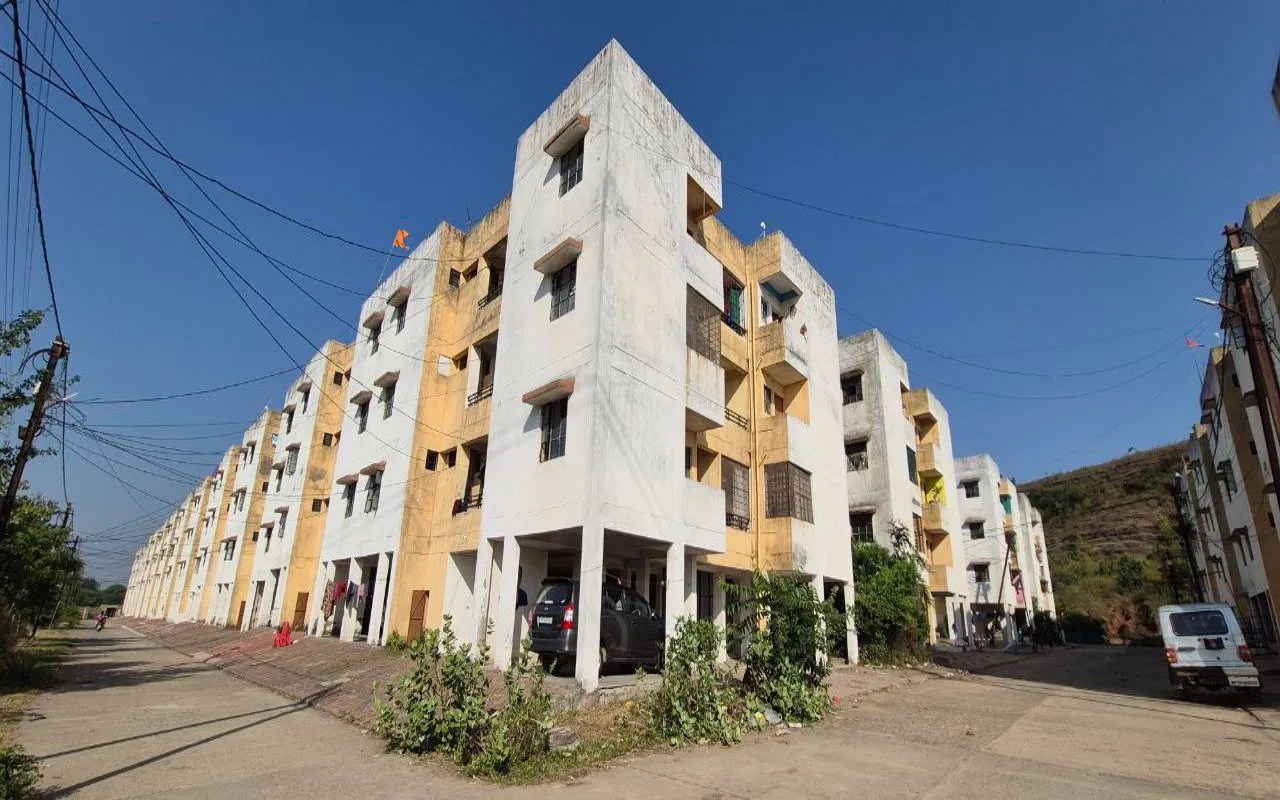 पांच तो कोई सात साल से कर रहा प्रधानमंत्री आवास की राशि का इंतजार, कुछ लोगों के नाम आने के बाद भी नहीं मिला लाभ