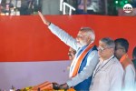 पटना में पीएम मोदी ने किया रोड शो