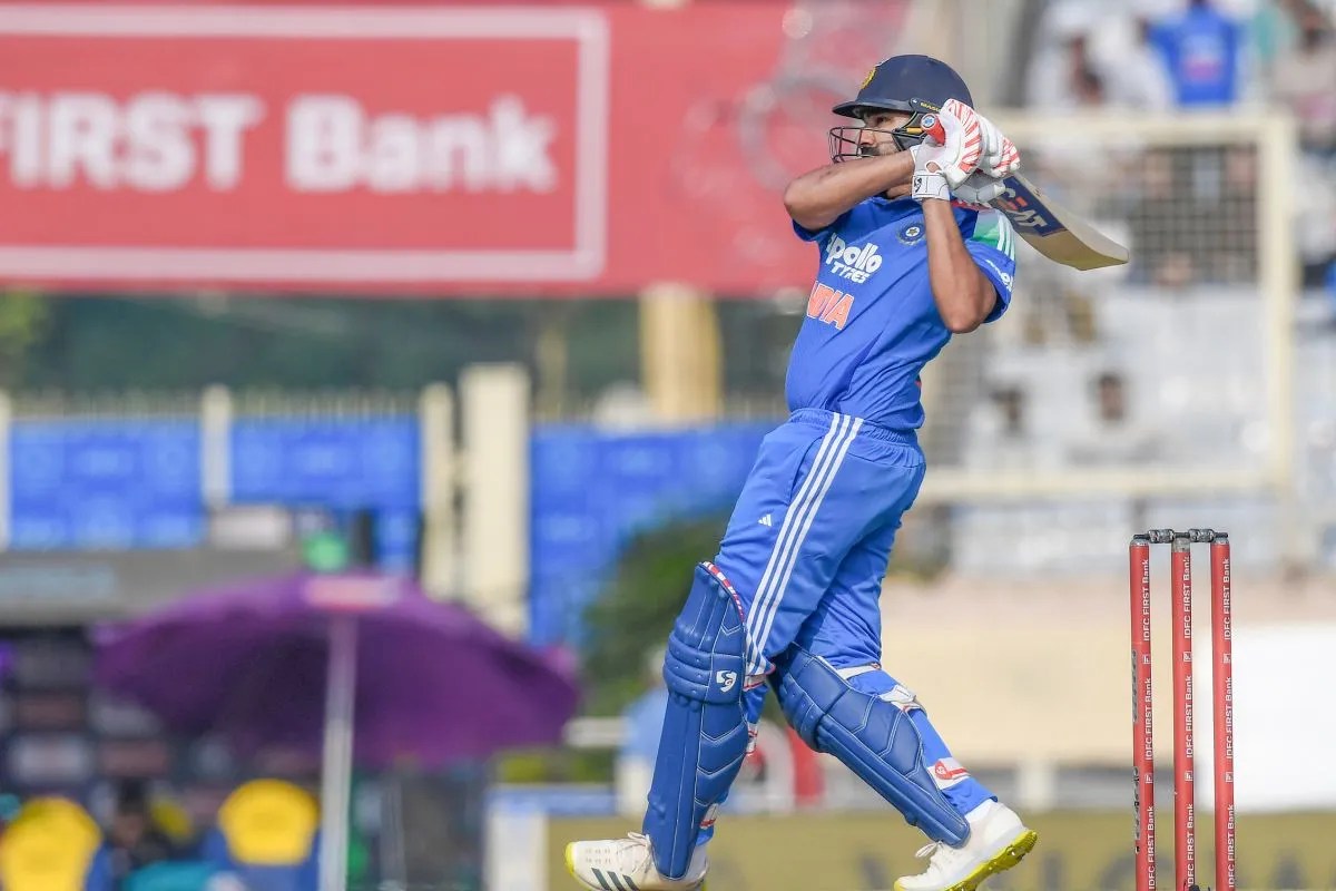 Most Sixes in ODI Cricket: रांची में रोहित शर्मा ने मचाया कोहराम, तोड़ दिया वनडे इतिहास का ये बड़ा रिकॉर्ड