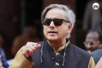 शशि थरूर ने लालकृष्ण आडवाणी की तारीफ