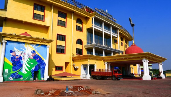 

रायपुर में भारत-दक्षिण अफ्रीका वनडे मैच की तैयारी, स्टेडियम  खिलाड़ियों के रहेगी खास सुविधा, देखें 
