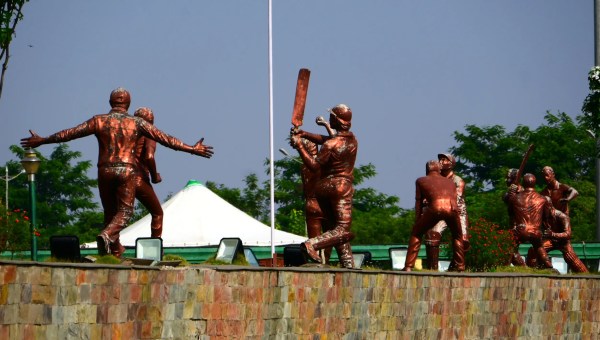 

रायपुर में भारत-दक्षिण अफ्रीका वनडे मैच की तैयारी, स्टेडियम  खिलाड़ियों के रहेगी खास सुविधा, देखें 
