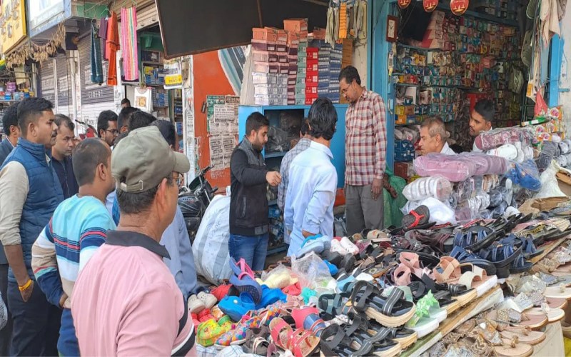 The encroachment removal drive continued for the second day, and a fine of ten thousand rupees was collected.