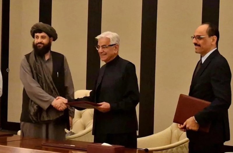 Muhammad Yaqoob with Khawaja Asif