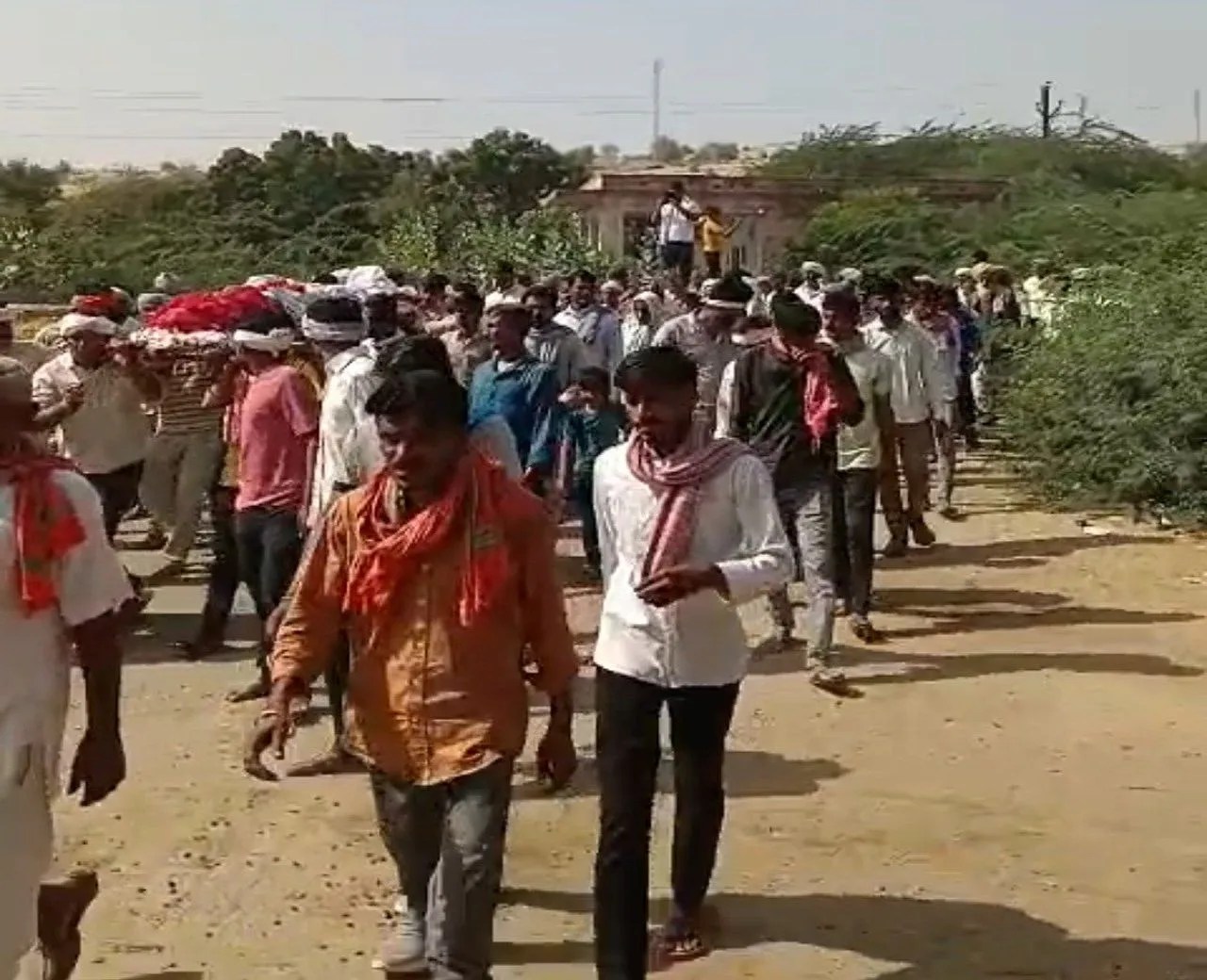पति-पत्नी 70 साल रहे साथ, मौत् भी आई एक साथ