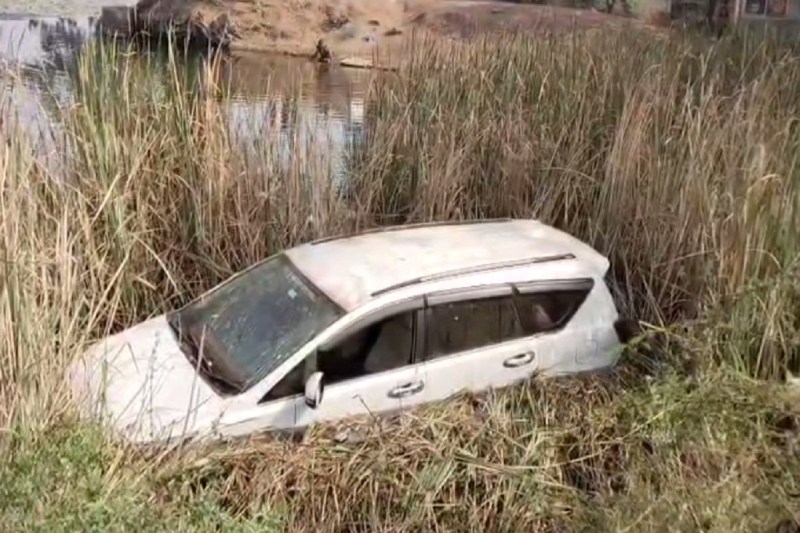 Bemetara car accident