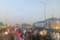 CG Accident: राजिम पुल पर भीषण सड़क हादसा, ट्रक की टक्कर से 1 युवक की मौत, दूसरा गंभीर