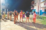 CG Crime: कांबिंग गश्त अभियान चलाकर आधी रात पुलिस की दबिश, सोते समय 40 संदिग्धों को दबोचा