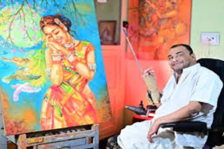 CG News: दिव्यांग चित्रकार बसंत राष्ट्रपति के हाथों होंगे सम्मानित, व्हीलचेयर पर बैठकर बनाते है चित्र