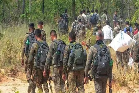 CG News: सुकमा में जवानों और नक्सलियों के बीच मुठभेड़, 3 नक्सली ढेर, इलाके में सर्च ओपरेशन जारी