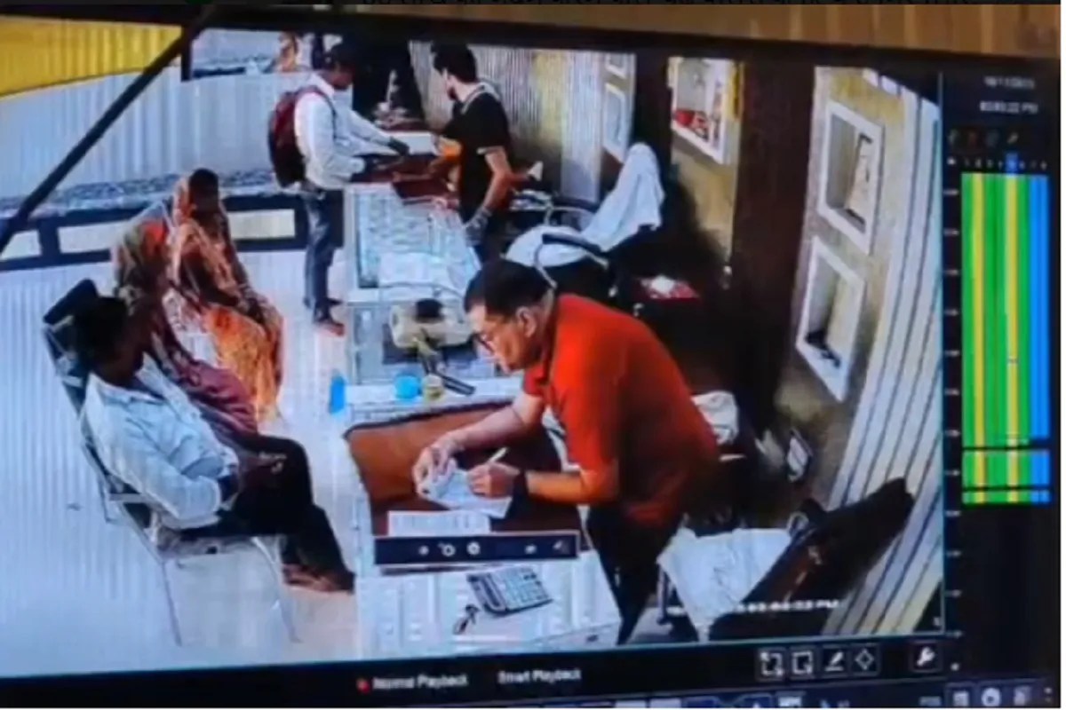 CG Crime: दिनदहाड़े ज्वेलर्स की दुकान में उठाईगिरी, 36 लाख के सोने की चैन लेकर फरार हुए तीन युवक