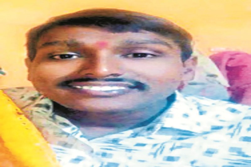 Dhamtari News: कॉलम गढ्ढे में गिरकर राजमिस्त्री की मौत, इलाके में मचा हड़कंप