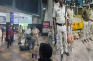 High Alert in Raipur: दिल्ली में ब्लास्ट के बाद रायपुर में अलर्ट जारी, एयरपोर्ट और रेलवे स्टेशन पर तगड़ी चेकिंग