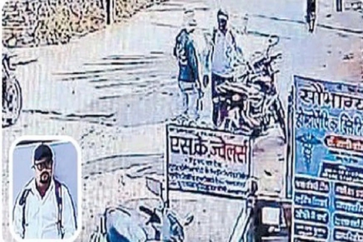 CG Crime 1 करोड़ से ज्यादा की लूट का अब तक नहीं मिला कोई सुराग, दो आरोपी सीसी टीवी में कैद, फिर भी पुलिस के हाथ खाली