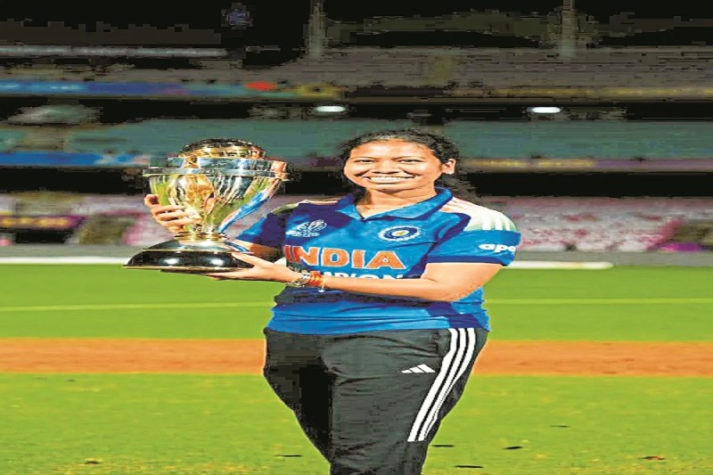 CG News: भारतीय महिला क्रिकेट टीम की जीत में कवर्धा की बेटी आकांक्षा की अहम भूमिका, उपमुख्यमंत्री विजय शर्मा ने दी बधाई