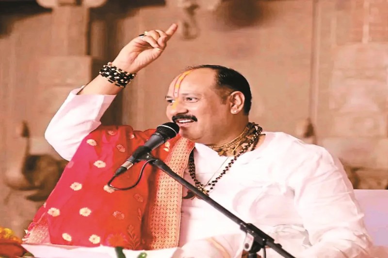 Pandit Pradeep Mishra: चौथे दिन उमड़ी श्रद्धालुओं की भारी भीड़, पंडित प्रदीप मिश्रा बोले: हर श्वास में ईश्वर का स्मरण ही जीवन की पहचान