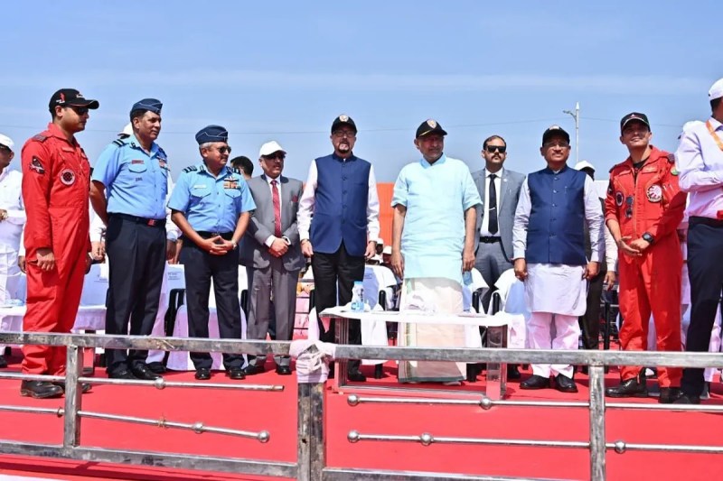 राज्योत्सव पर वायु सेना की टीम का रोमांचक एयर शो, सेंध जलाशय के ऊपर आसमां में गूंजा 'जय जोहार' और 'छत्तीसगढ़िया सबले बढ़िया