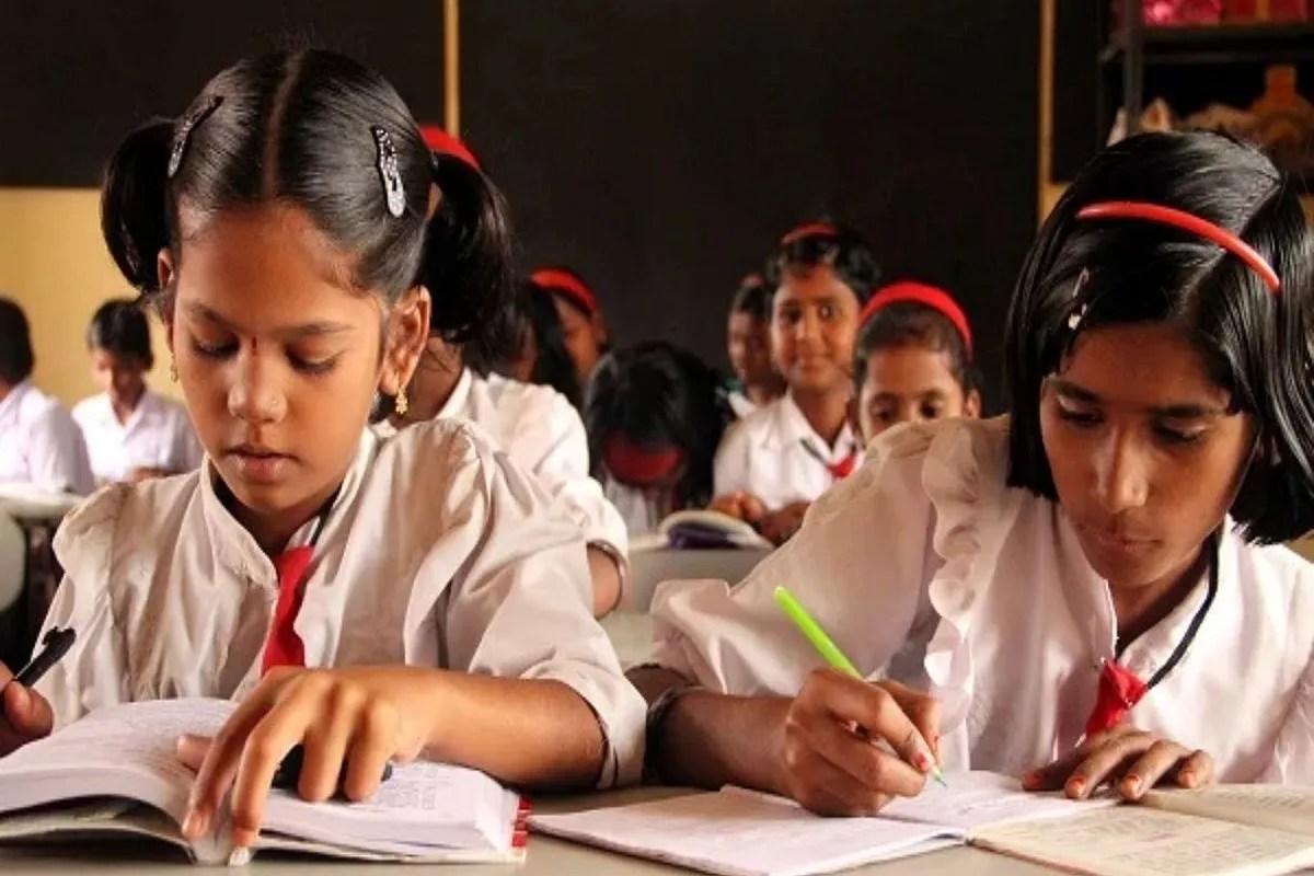 अ, ब, स, द भी नहीं बता सके सरकारी स्कूल के बच्चे, निरीक्षण के दौरान खुली पोल