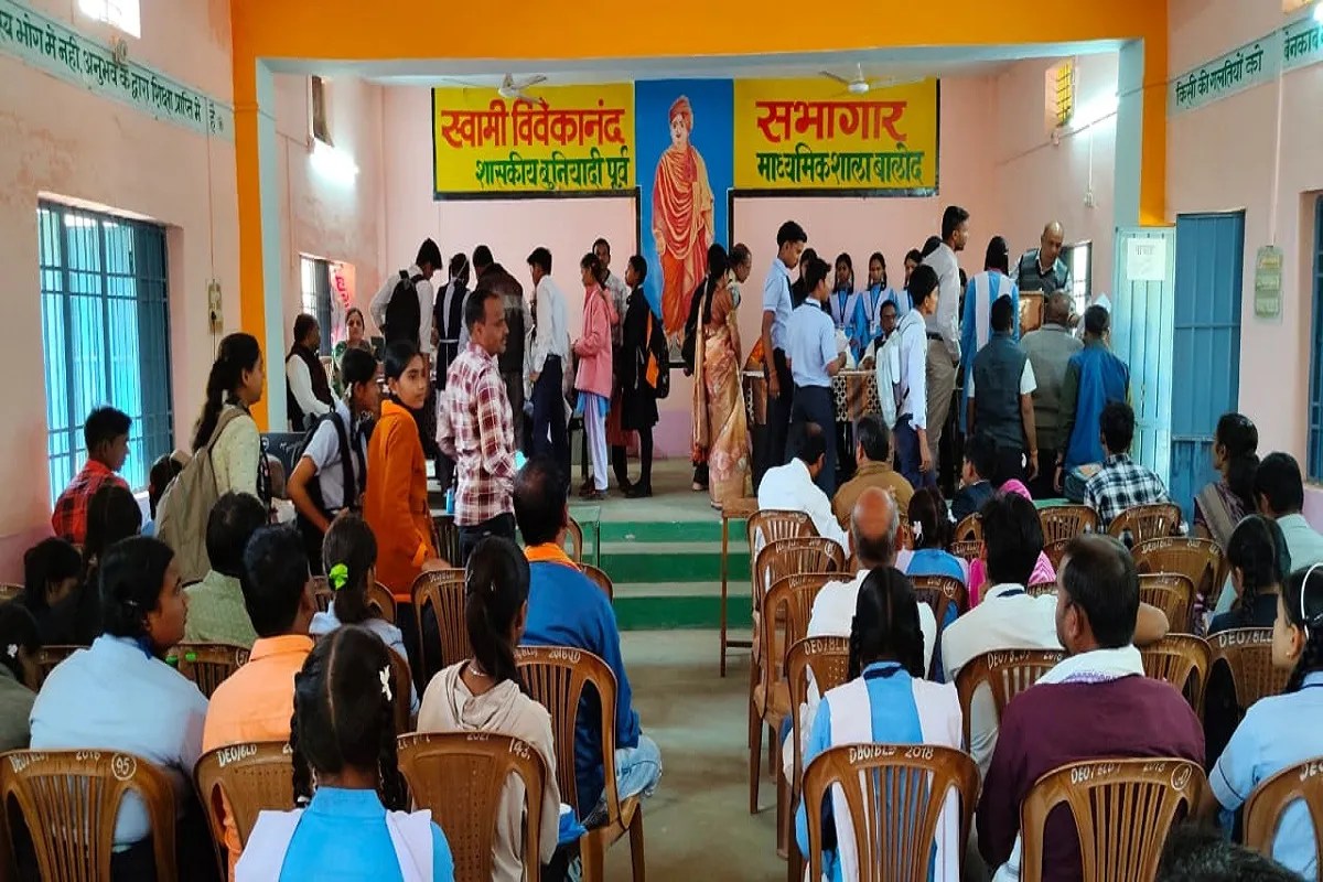 Free Coaching: जेईई व नीट के लिए फ्री कोचिंग काउंसिलिंग, 100 विद्यार्थी चयनित