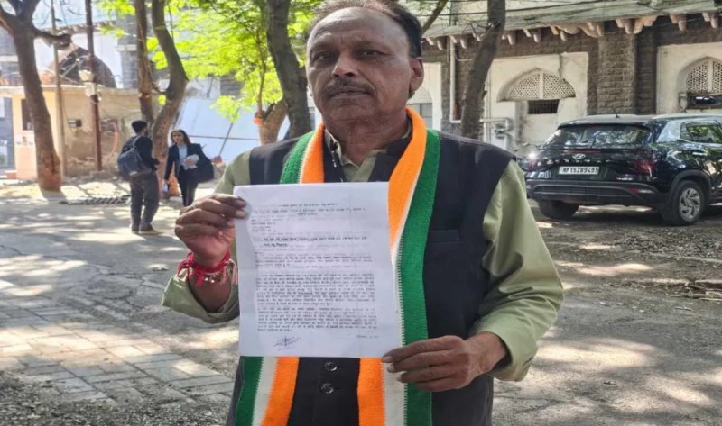 Executive Chairman Devendra Yadav accuses Chintu Chaukse of threatening to kill him