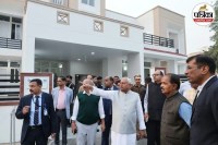 MLA Flats का निरीक्षण करते सीएम नीतीश कुमार