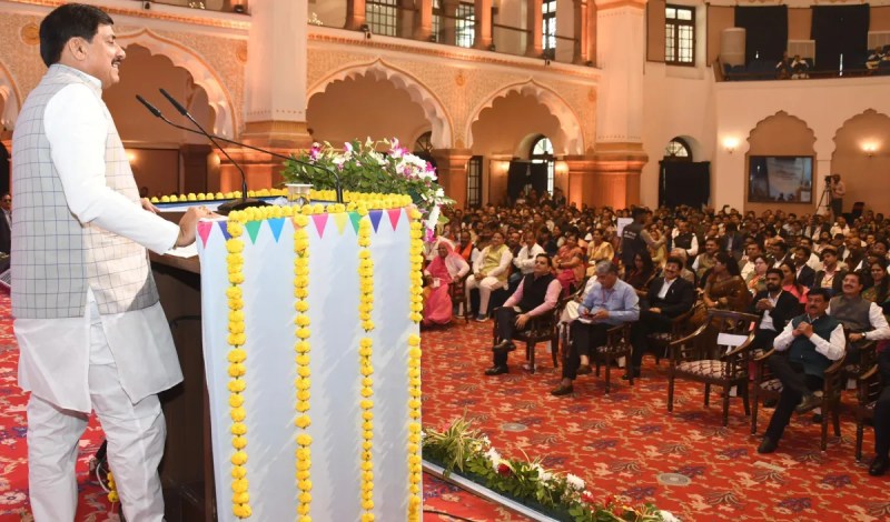 CM gives big powers to Panchayat Vice Presidents in MP