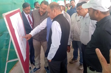 ग्वालियर रेलवे स्टेशन का डीआरएम ने निरीक्षण किया