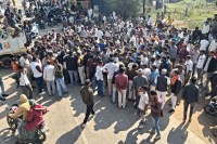 neemuch road accident youth death grampanchayat protest mp news