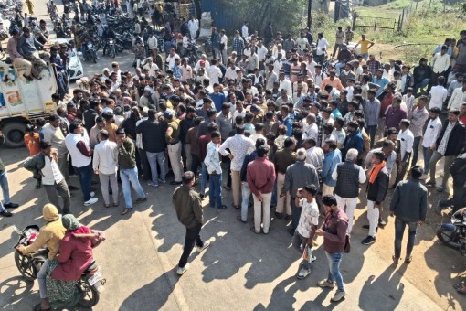 neemuch road accident youth death grampanchayat protest mp news