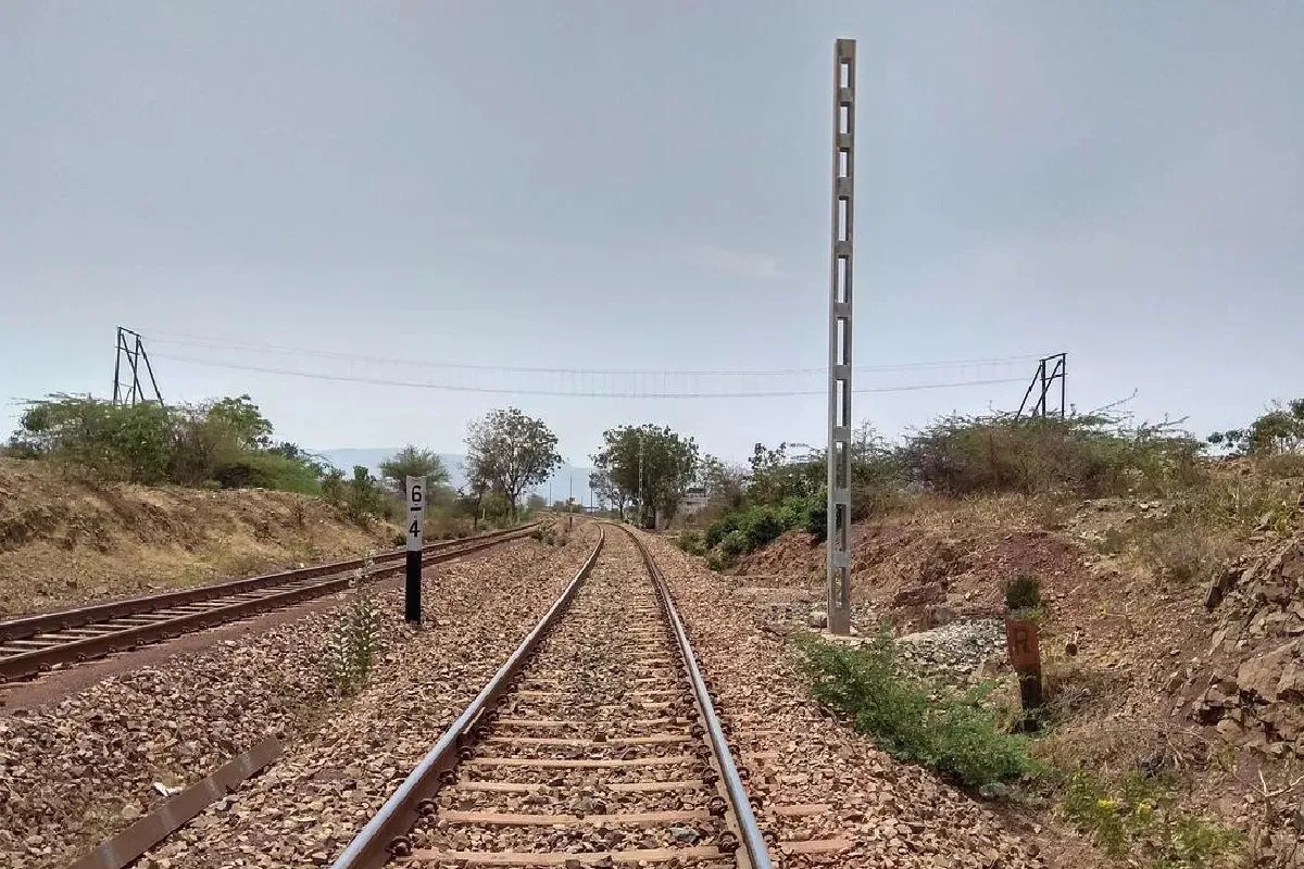 itarasi amla third rail line construction work no outer train stoppage mp news