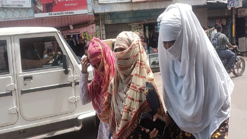 Western disturbance and cyclonic circulation started weakening.