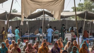 ऑपरेशन से पहले जमीन पर भी बैठाया