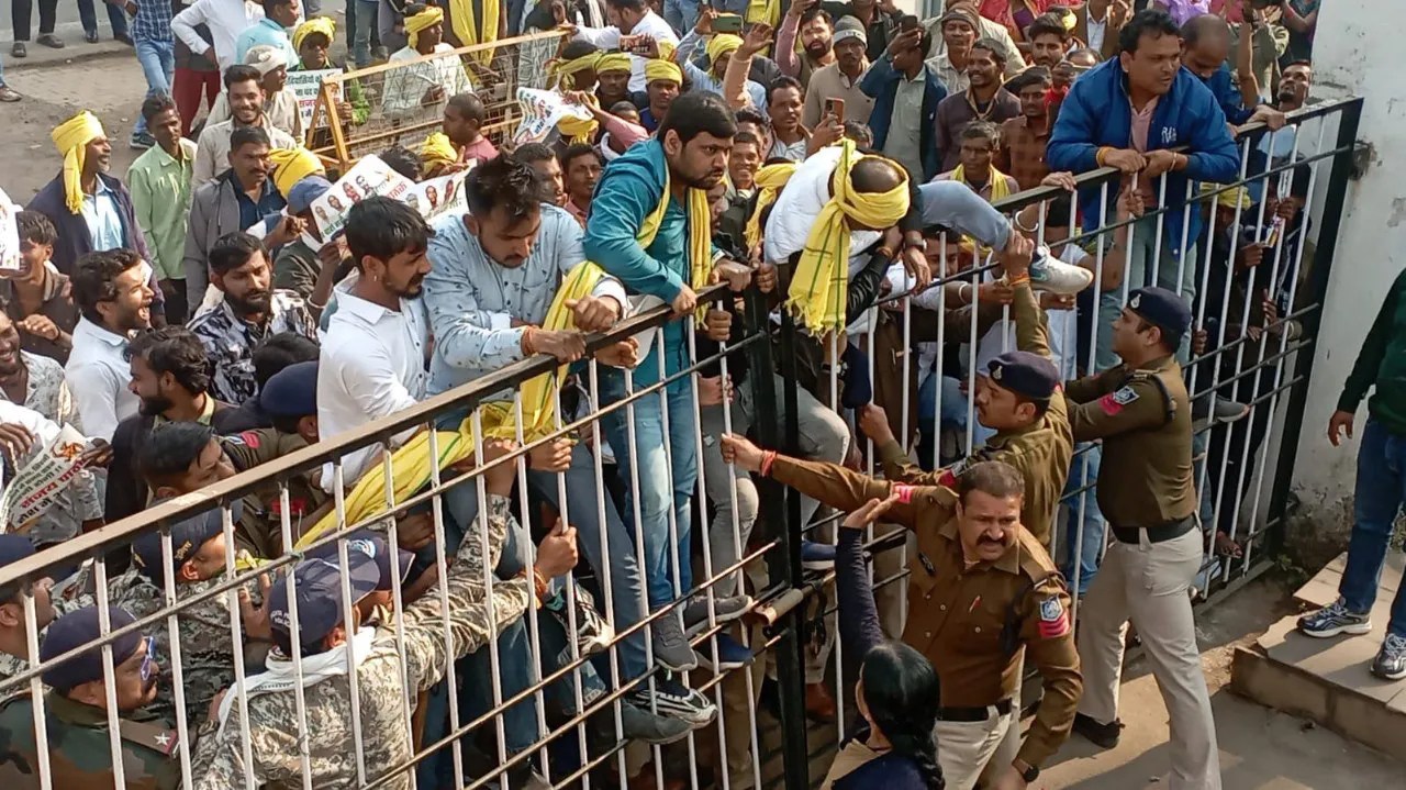 Strong protest against MLA Sanjay Pathak in Katni
