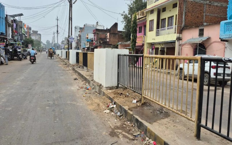 8 लाख की लागत से बन रहे ४४ स्ट्रक्चर