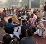 हनुमानगढ़: जिले की भिरानी स्थित श्री शिवशक्ति गोशाला समिति की बैठक में मौजूद ग्रामीण।