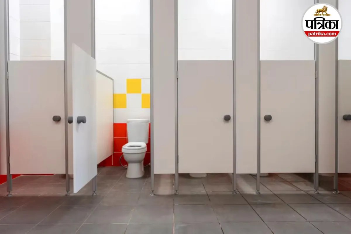 public toilet gate design