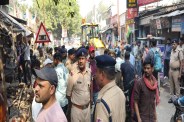 रेलवे-जमीन और अवैध प्लाटिंग से वर्षों पुराना कब्जा आखिर हटा (फोटो सोर्स : Whatsapp Group)