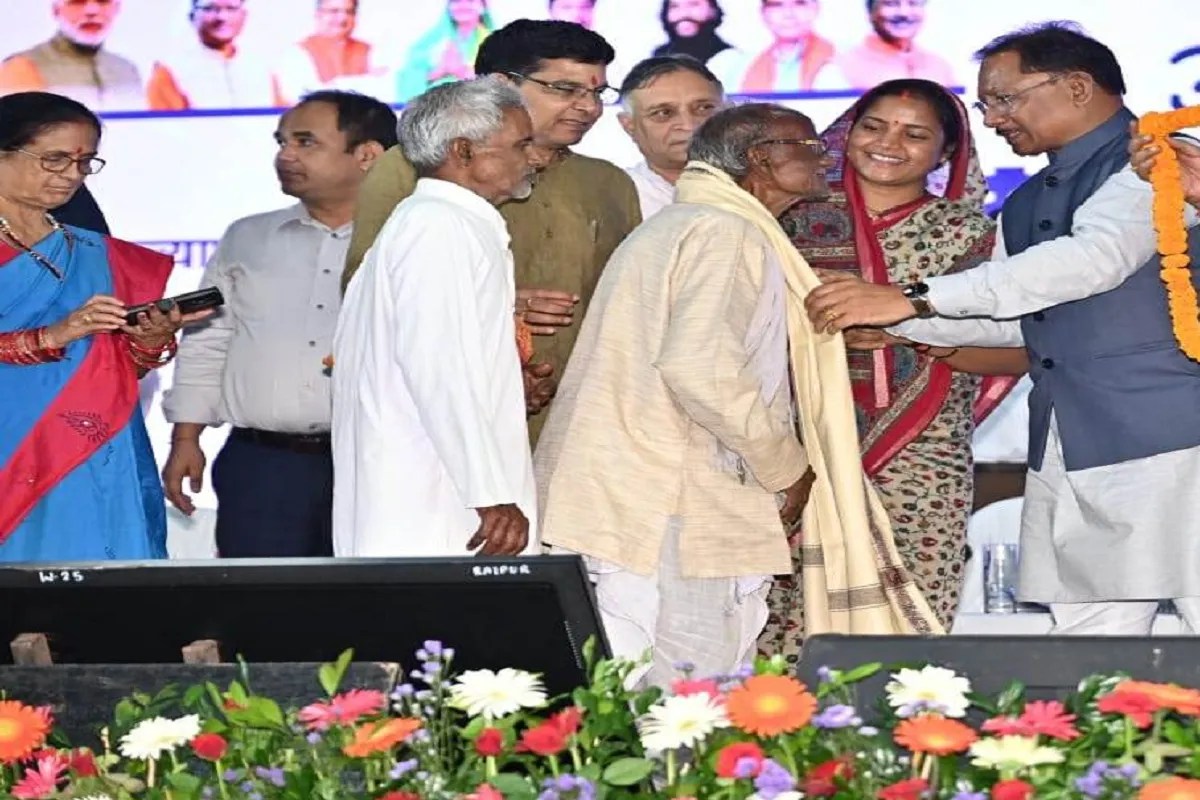 CG News: वरिष्ठ नागरिकों के सम्मान, सुरक्षा और कल्याण के लिए प्रतिबद्ध – छत्तीसगढ़ का आदर्श मॉडल