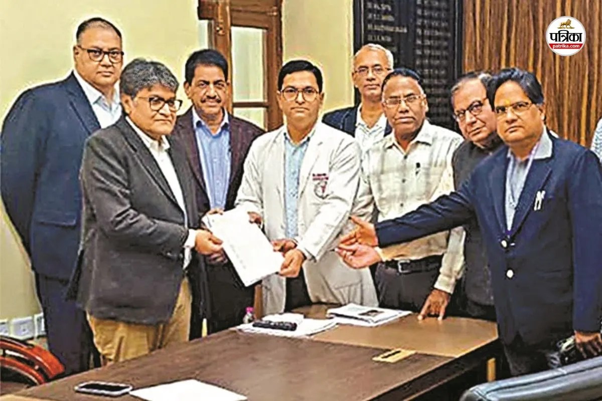 Rajasthan private practicee ban sparked uproar SMS and 12 hospitals superintendents submitted resignations to principal