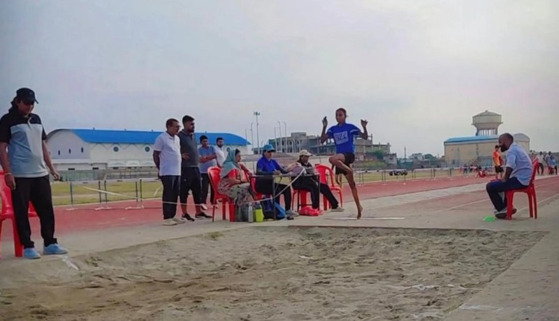 सिरोही. लांग जम्प लगाती लीलकी।