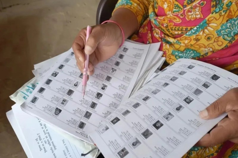 deaths of blos heated up sir issue over 9 crore forms yet to be digitized with 8 days to go know update