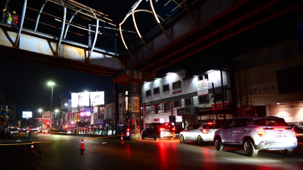 निर्माण पूरा कराने के लिए शास्त्री चौक से जयस्तंभ चौक तक ट्रैफिक को किया गया डायवर्ट।